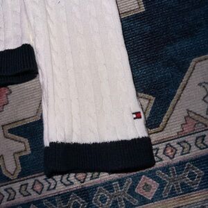 THRIFTED Tommy Hilfiger long sleeve light weight sweater